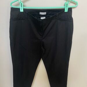 Van Heusen black capris size 8 slit on side and back pockets